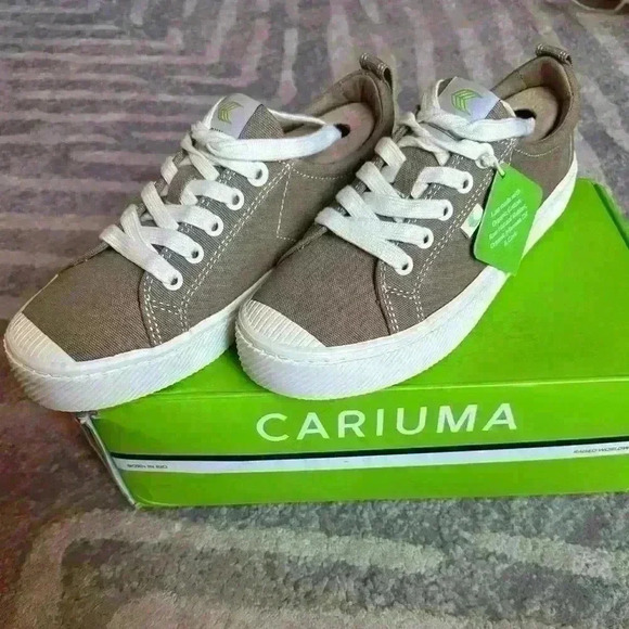 NEW! CARIUMA Sand Contrast Thread Canvas‎ OCA LOW Size 7 and 8.5 - Picture 1 of 5